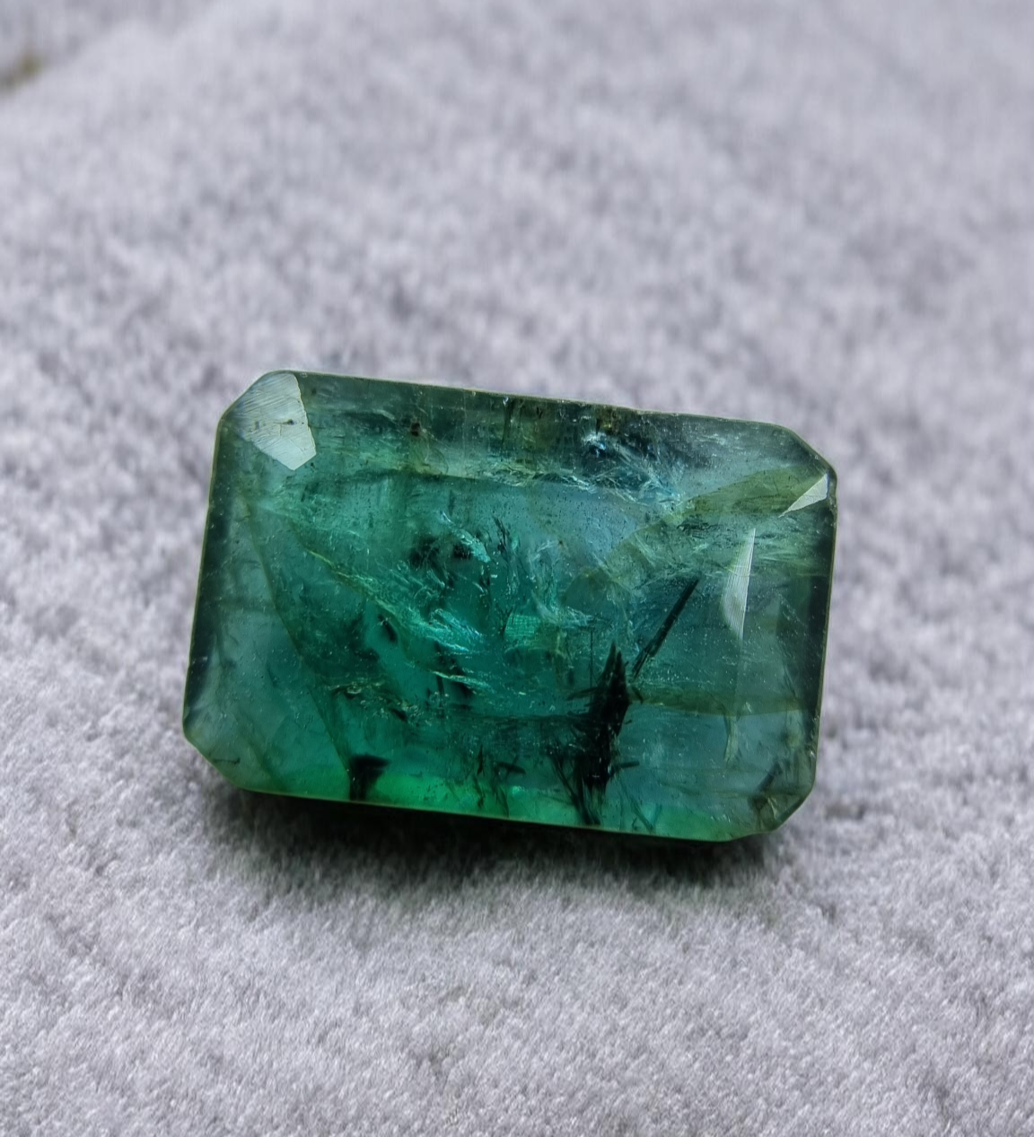 8.15 Cts Natural Zambian Emerald (Emerald Cut)