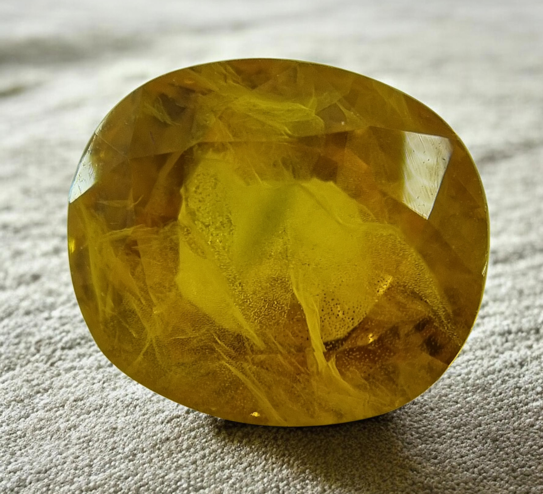17.6 Cts Natural Thai Yellow Sapphire (Oval Cut)