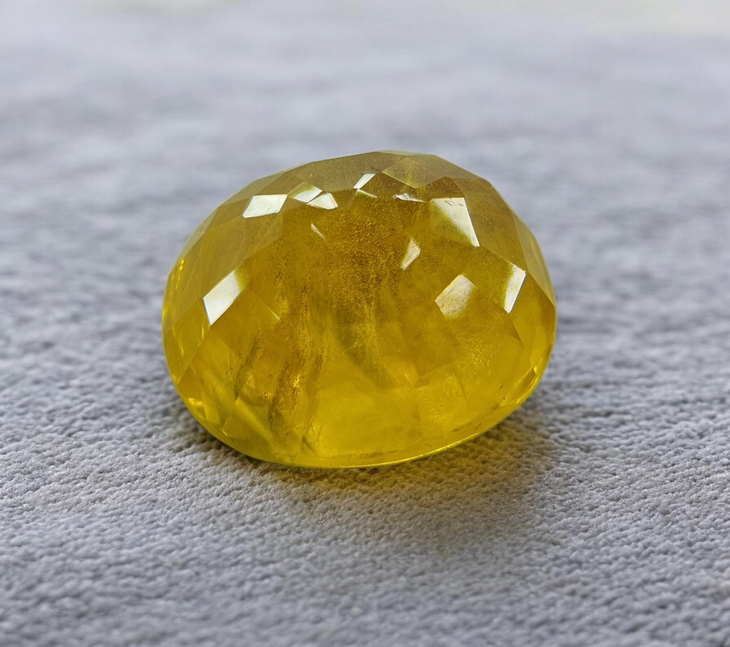 17.6 Cts Natural Thai Yellow Sapphire (Oval Cut)