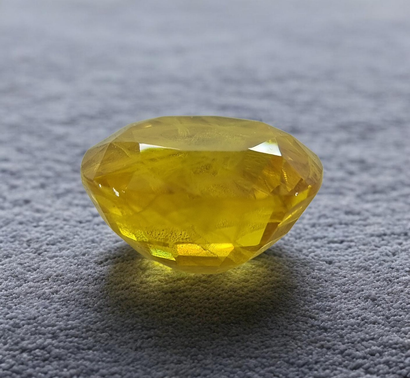 17.6 Cts Natural Thai Yellow Sapphire (Oval Cut)