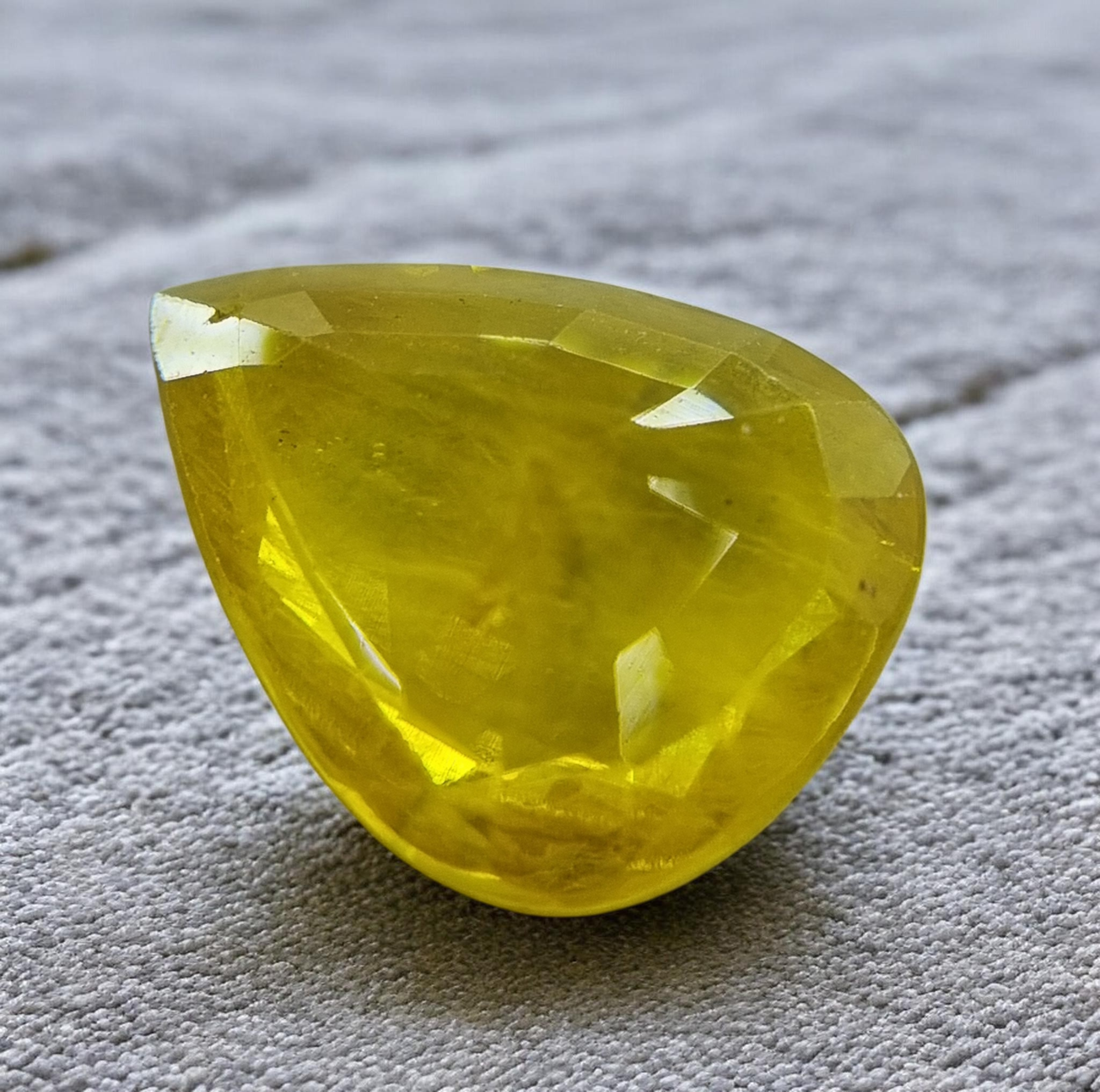 5.25 Cts Natural Thai Yellow Sapphire – Pear Faceted