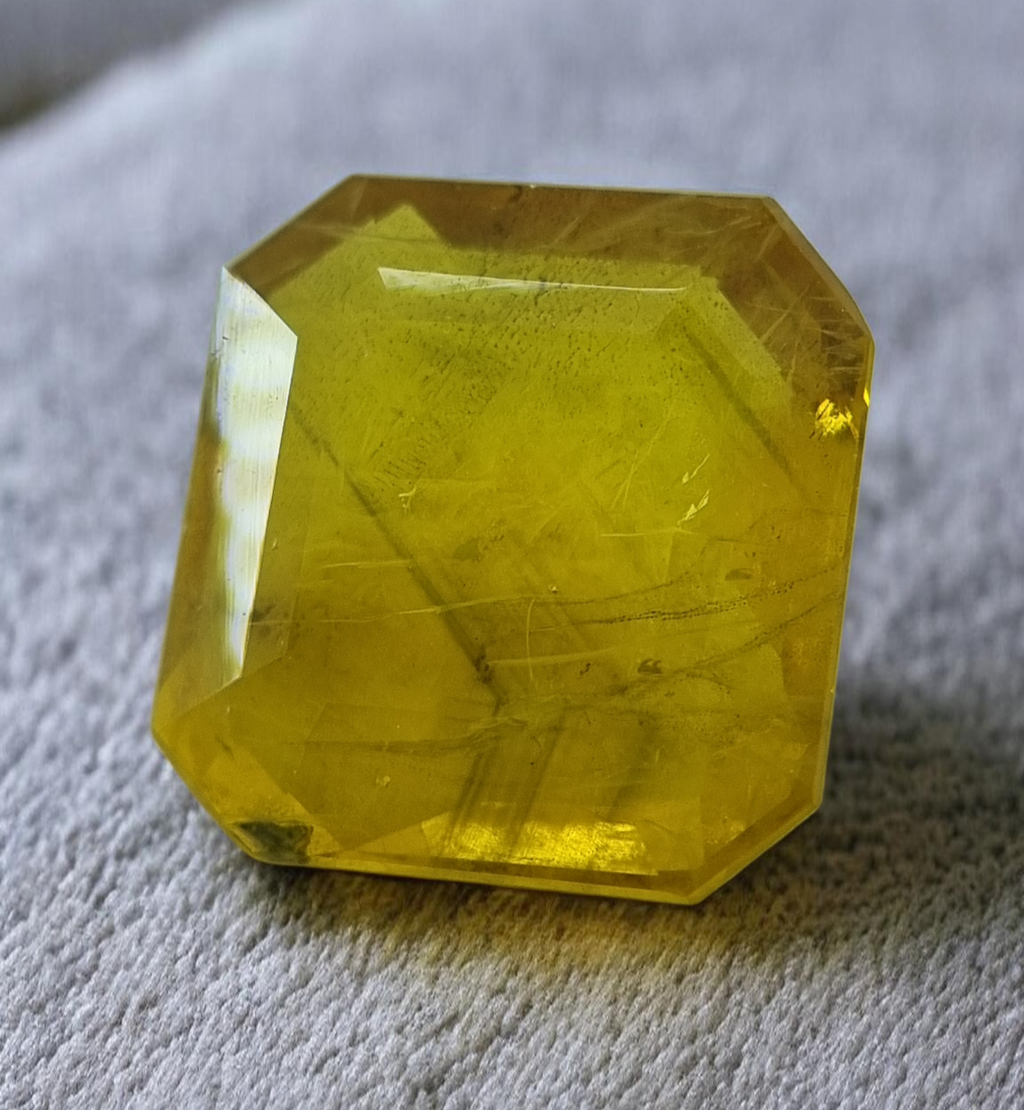 9.22 Cts Natural Thai Yellow Sapphire – Square Cut