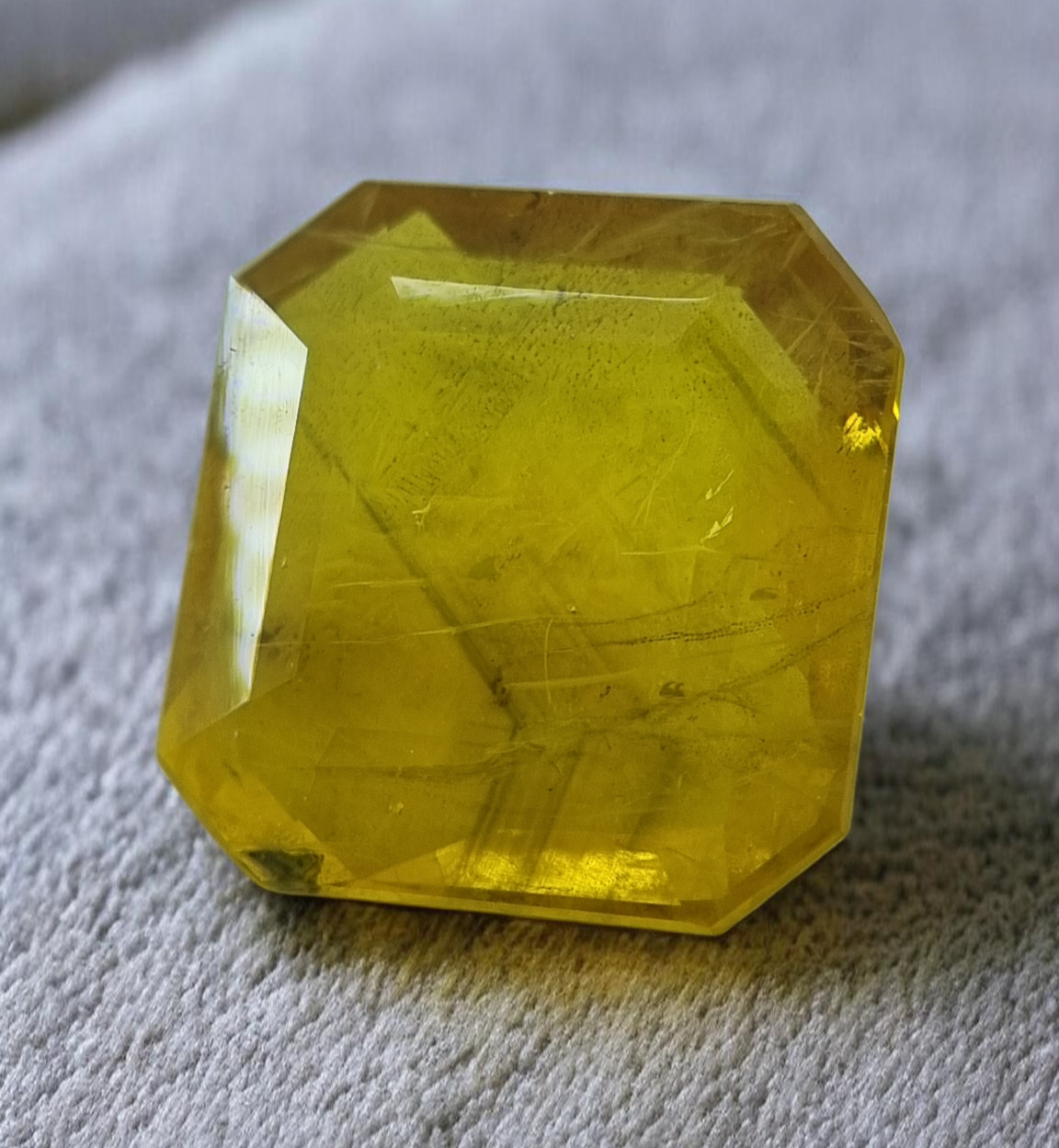 9.22 Cts Natural Thai Yellow Sapphire – Square Cut