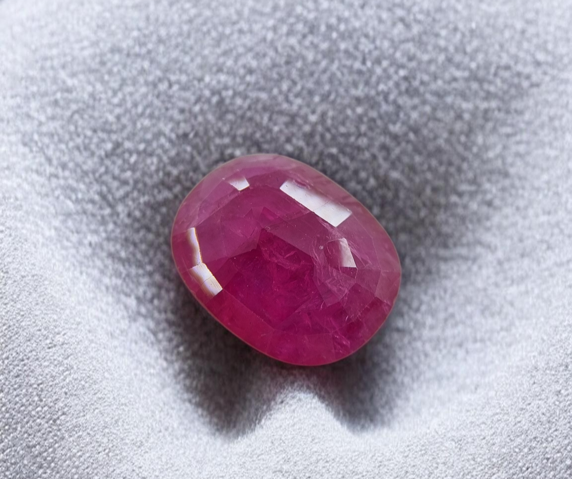 8.41 Cts Natural Madagascar Dark Pink Ruby – Oval Cut
