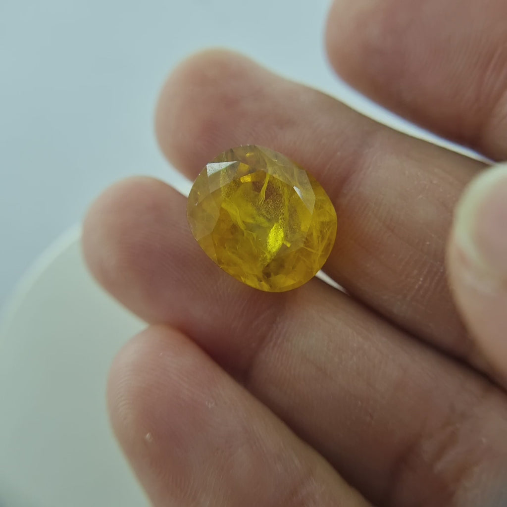 17.6 Cts Natural Thai Yellow Sapphire (Oval Cut)