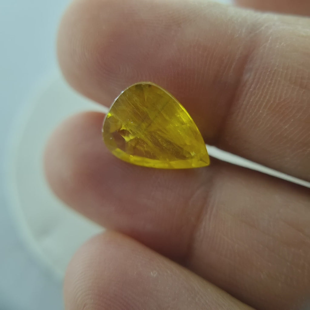 5.25 Cts Natural Thai Yellow Sapphire – Pear Faceted